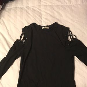 Black crisscross sleeve tee